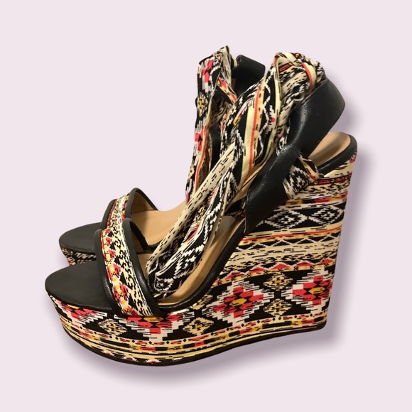BAMBOO Women’s Black/Pink Geometric Strappy Aztec Wedges size 6 - Picture 4 of 7